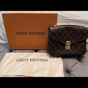 Louis Vuitton Monogram Pochette Métis